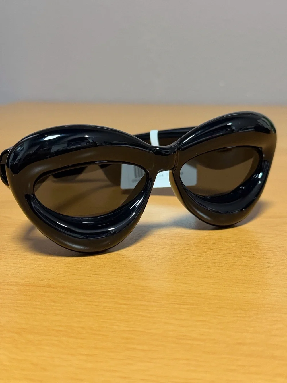 Loewe Women Glossy Black Sculptural Cat-Eye Sunglasses 55mm  NWT